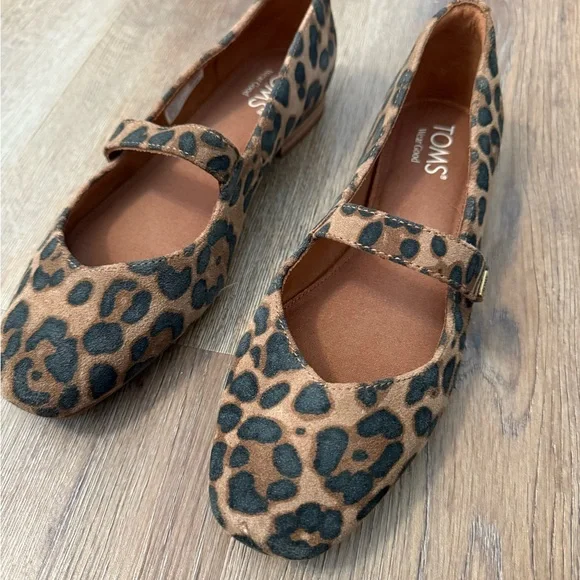 TOMS Brown and Black Leopard Flats - Picture 3 of 7